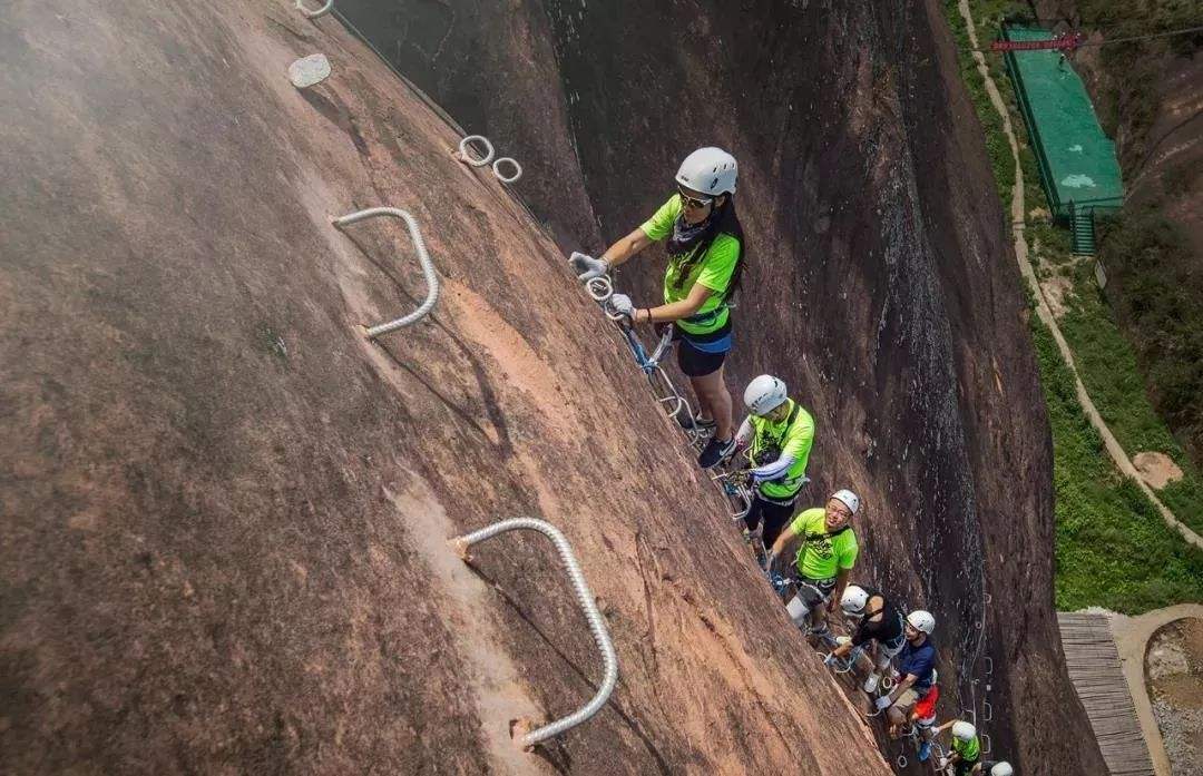 企業(yè)團(tuán)建去哪兒玩呢？戶外飛拉達(dá)主題團(tuán)建